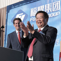 全球最大汽车玻璃单体工厂，由j9国际投资在美国建成投产